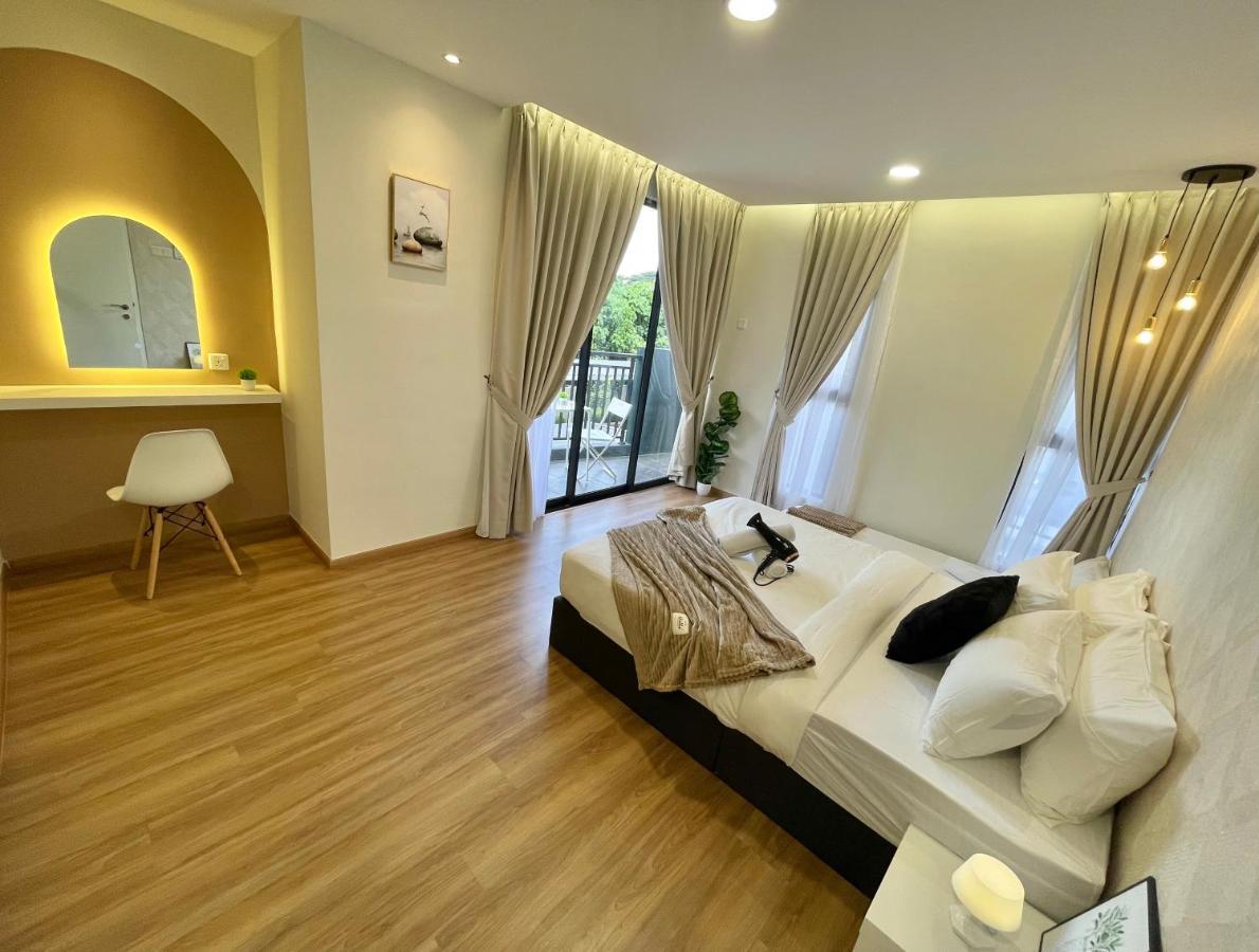 Pangsapuri The Cove Duplex 13pax 3br 4bathroom 2parking By Iwh *