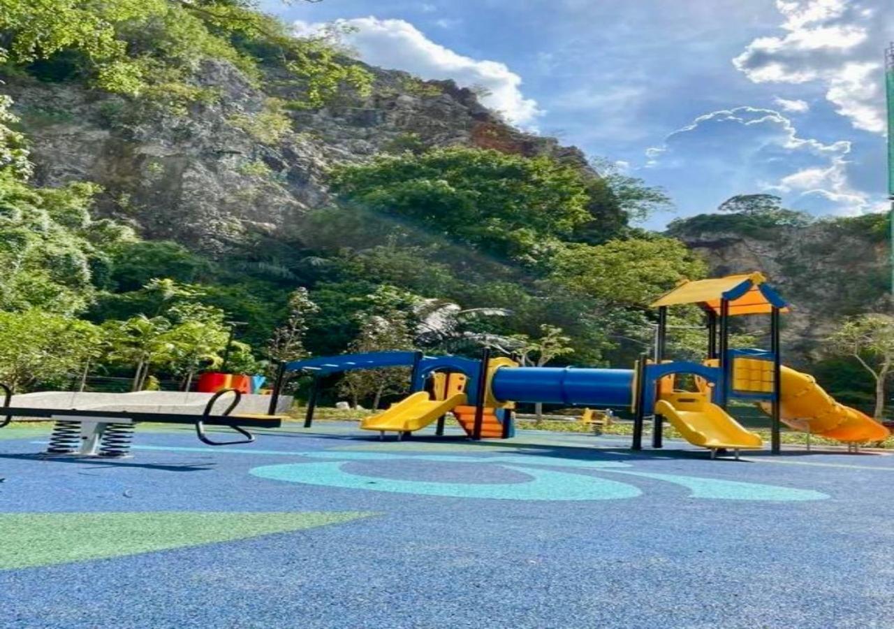 Pangsapuri The Cove Duplex 13pax 3br 4bathroom 2parking By Iwh